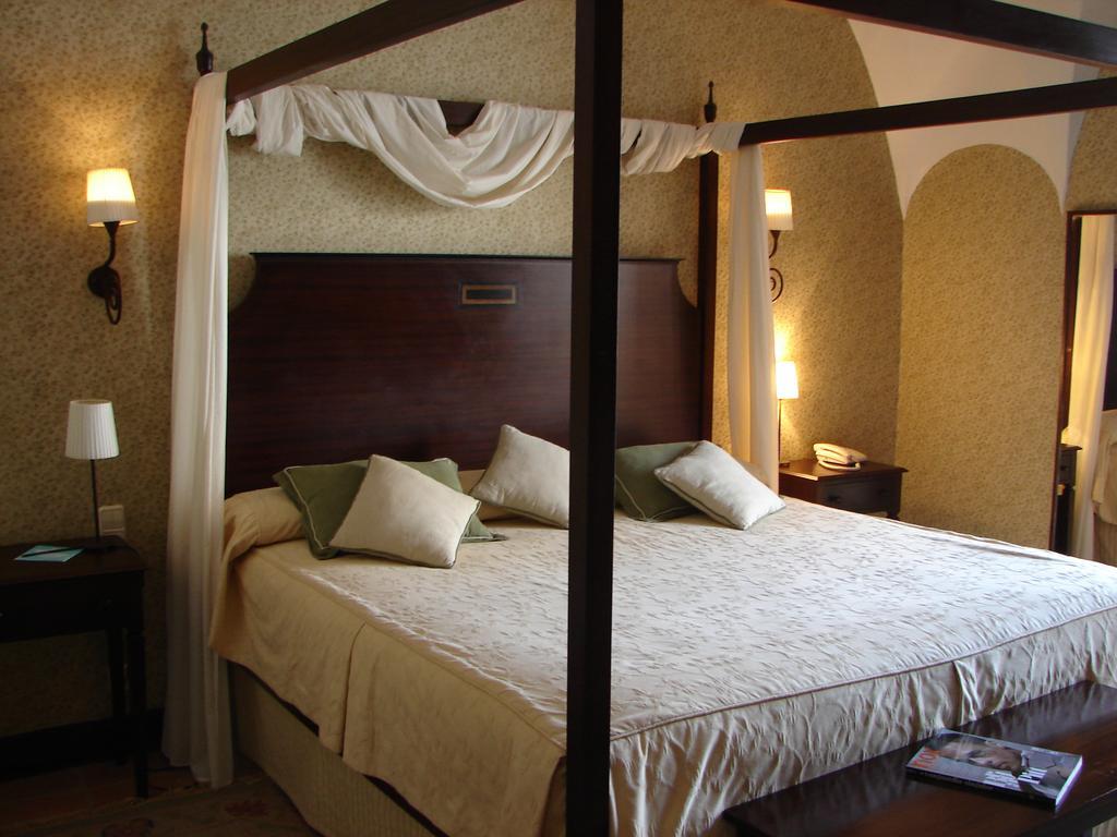 Hotel Casa Escobar & Jerez Valencia de Alcantara Room photo