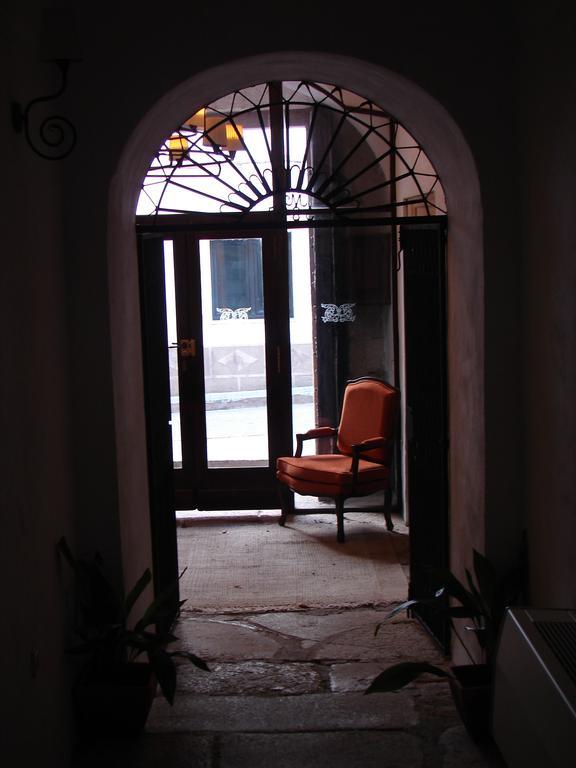 Hotel Casa Escobar & Jerez Valencia de Alcantara Exterior photo